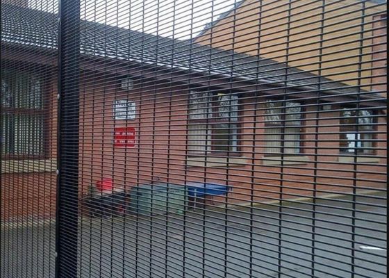 8# 358反上昇の13x75mmの穴によって電流を通される溶接網シートの錆抵抗を金網