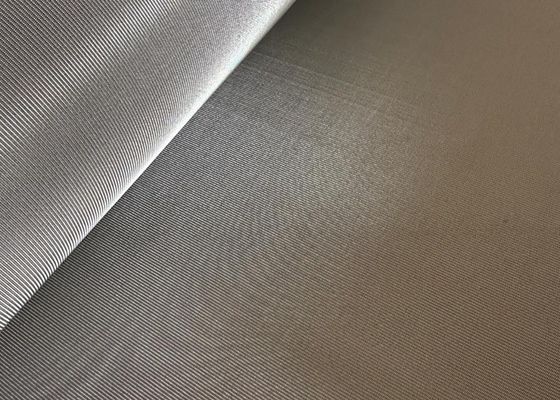 繊維の種類が異なるロールで柔軟なステンレス鋼ワイヤ網膜