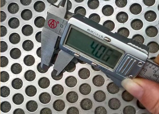 工業用スクリーニング用 磨きされた孔状金属片