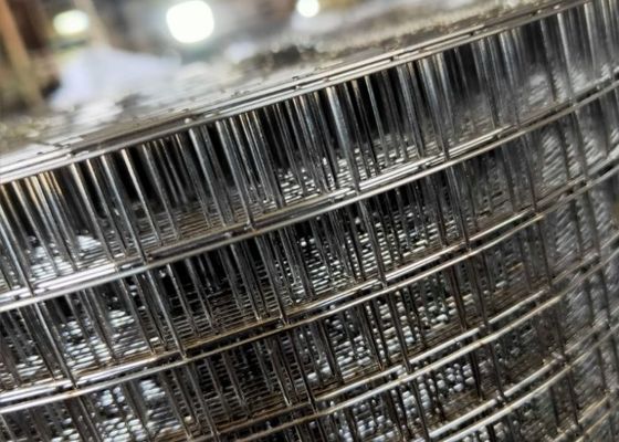 コンクリート補強用緑色ガルバン化溶接網巻き