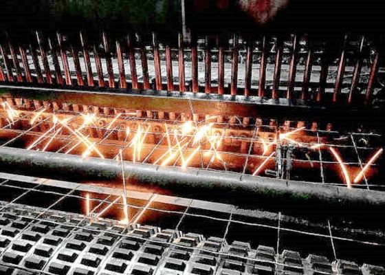 耐腐蚀性ガルバニズド表面 溶接線 フェンシングロール 1.5mm 直径