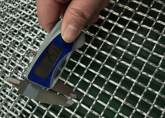 0.03-50.8mm メッシュサイズ 効果的なフィルタリング性能のための鋼鉄ワイヤースクリーン