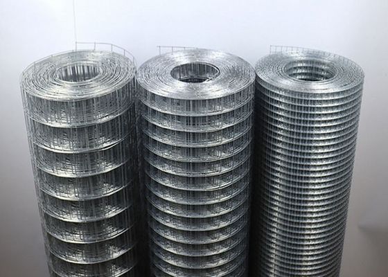熱浸しガルバン化表面の仕上げ処理と 30M 長さで溶接したワイヤーメッシュロール