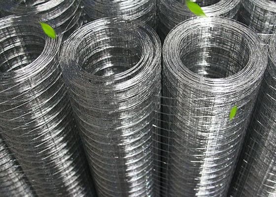 熱浸しガルバン化表面の仕上げ処理と 30M 長さで溶接したワイヤーメッシュロール