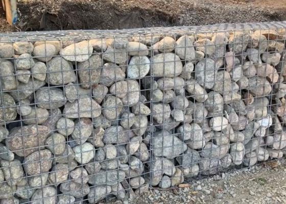 ISO45001 Zn5のAlはGabionの擁壁のための溶接された金網のパネルに電流を通した